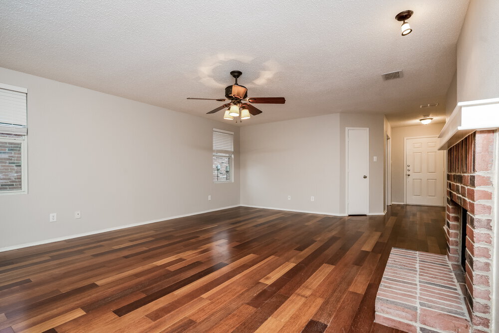 Building Photo - 1901 Lariat Dr