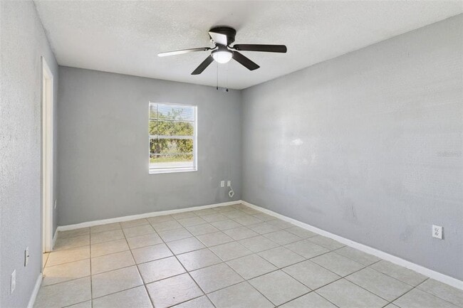 Building Photo - 1336 Fairway Dr