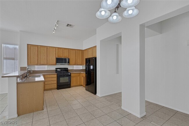 Building Photo - 10132 Crest Brook Pl