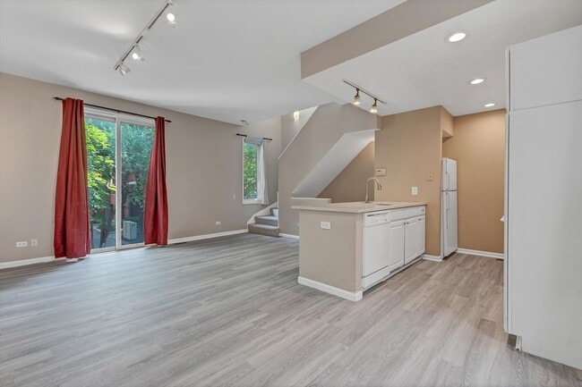 Building Photo - 1320 S Federal St