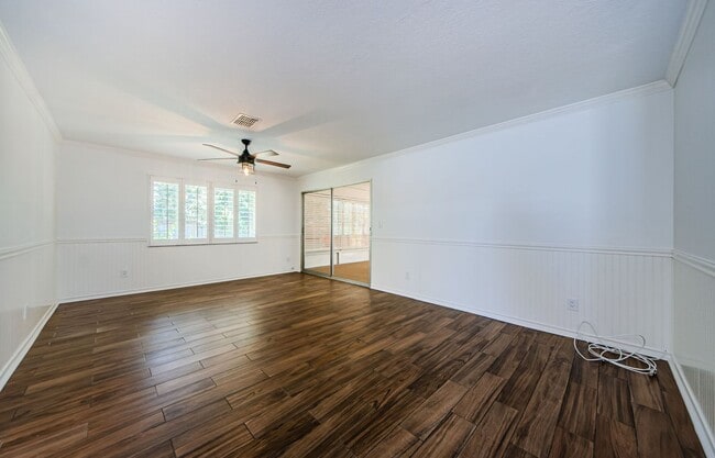 Building Photo - Beautiful 2 bed 2 bath in New Port Richey