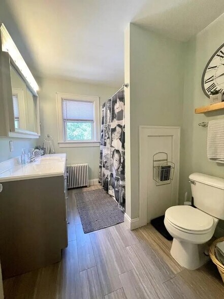 Building Photo - 26 3rd St