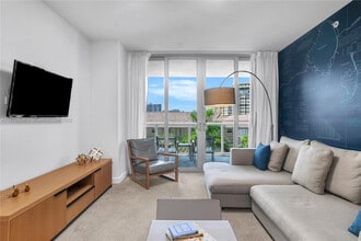 Building Photo - 2602 E Hallandale Beach Blvd