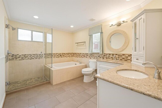 Building Photo - 2641 Village Way Dr.