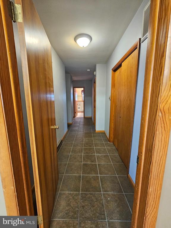 Building Photo - 615 Villa Ave