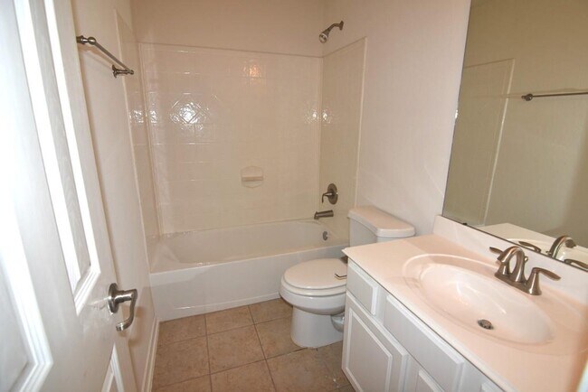 Building Photo - 1730 Palmetto Park Dr