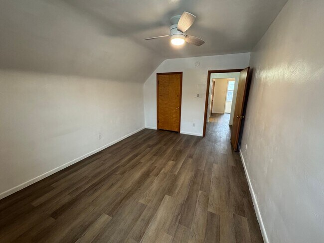 Building Photo - 212 N Highland Ave