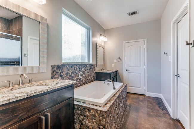 Building Photo - 3141 Greene Ave