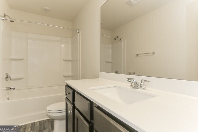 Building Photo - 215 Hamilton Pointe Dr