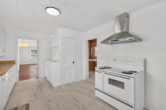 Building Photo - 110 Woodcraft Dr