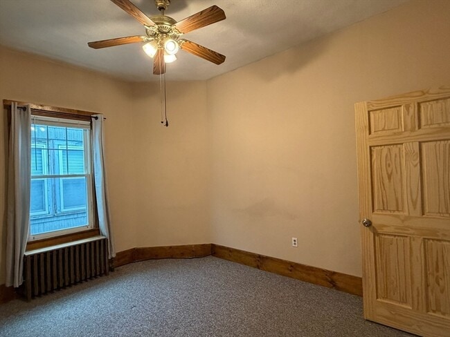 Building Photo - 628 E 3rd St