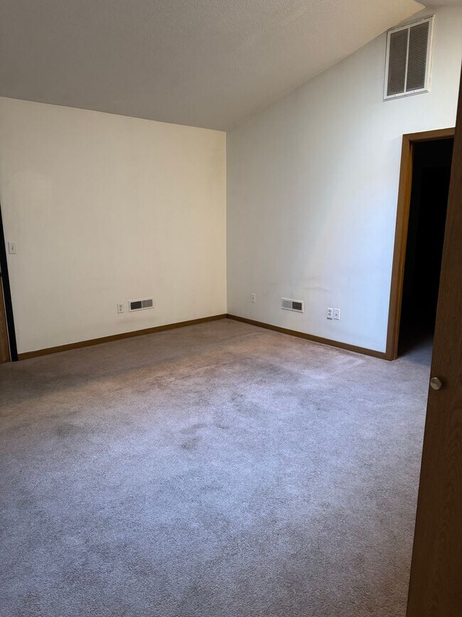 Building Photo - One bedroom Unit in Downtown Bowling Green