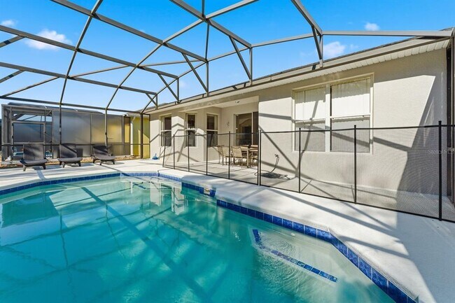 Building Photo - 4704 Blue Diamond St