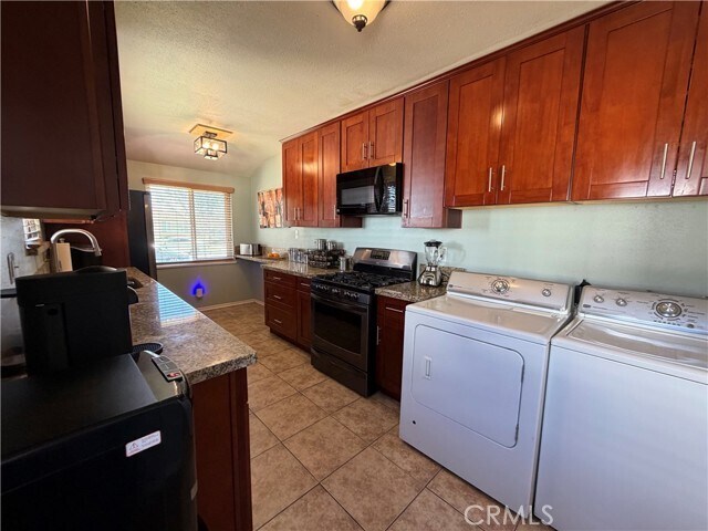 Building Photo - 9406 Rose Ave