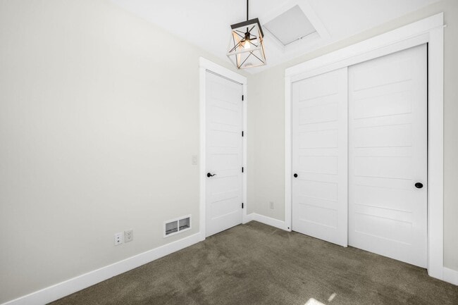 Building Photo - LUX 3BD, 3BA Home with Office Near Cherry Creek and Wash Park