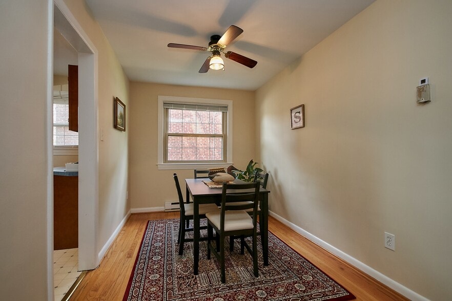 Large sunny window - 805 23rd St S