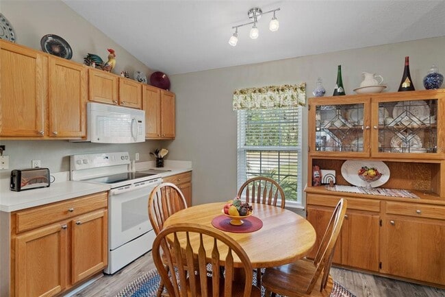 Building Photo - 12255 Linden Dr