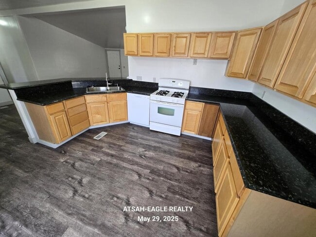 Building Photo - 853 Sandpiper Dr