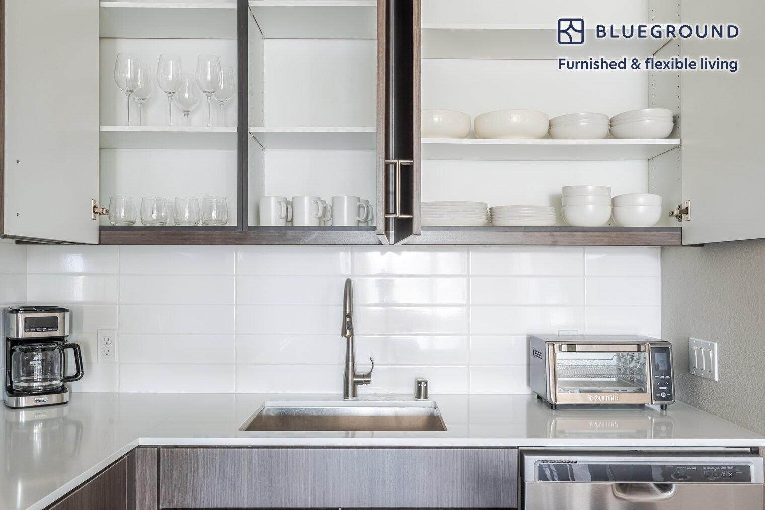 Building Photo - 3560 Rambla Pl