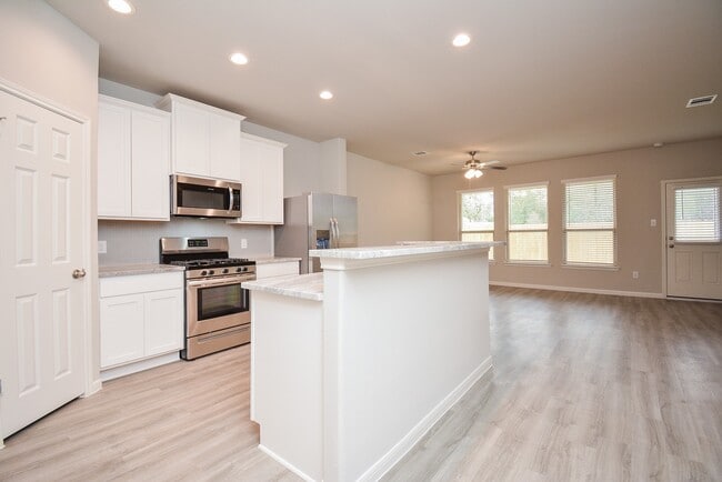 Building Photo - 27326 Grey Fox Run