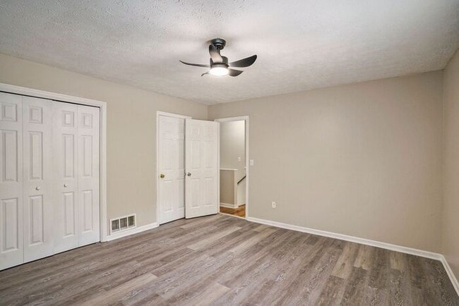 Building Photo - Beautiful 3BR/2BA Duplex near Downtown Covington!