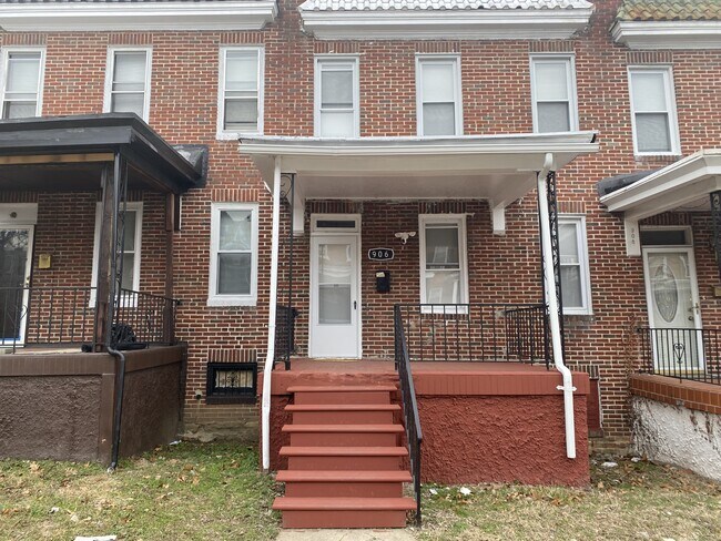 Primary Photo - 906 N Rosedale St