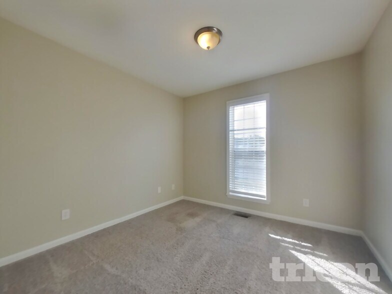 Building Photo - 125 Palm Lake Dr