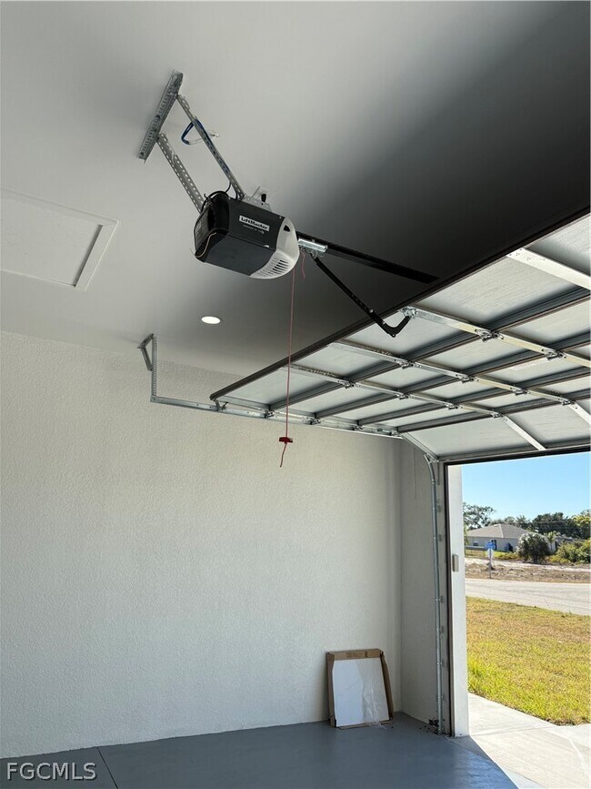 Building Photo - 331 Rawlings Ave