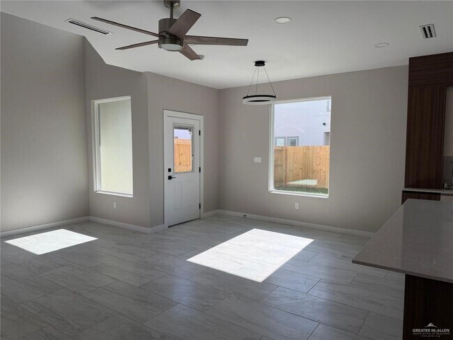 Building Photo - 13 Corales St