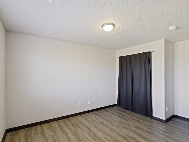Building Photo - 13908 W Bergen Dr