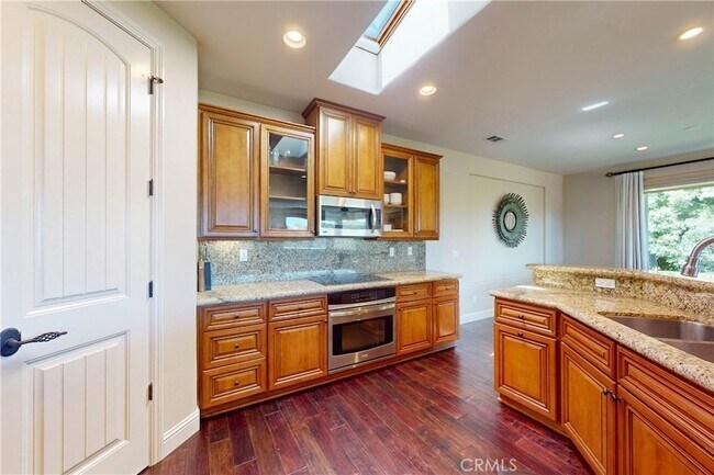 Building Photo - 5595 Tanbark Ct
