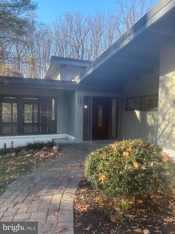 Building Photo - 7425 Dulany Dr