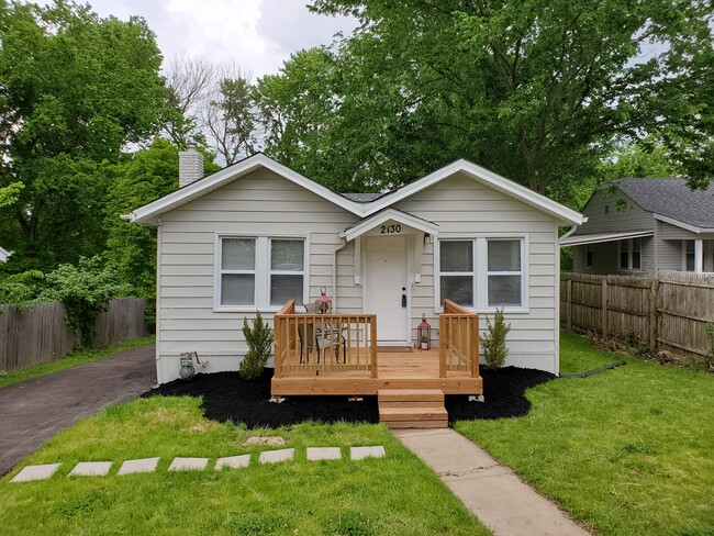 Primary Photo - 2130 N Warson Rd