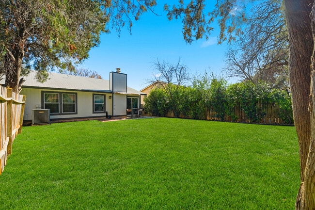 Building Photo - 11719 Spring Song Dr