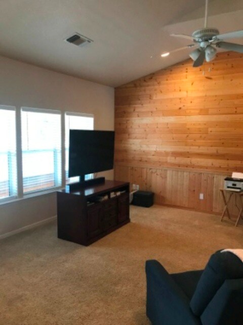 Building Photo - 1055 Tishlini Ln