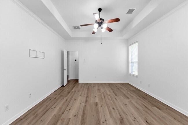 Building Photo - 14823 Yellow Begonia Dr