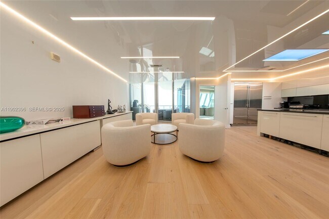 Building Photo - 17121 Collins Ave