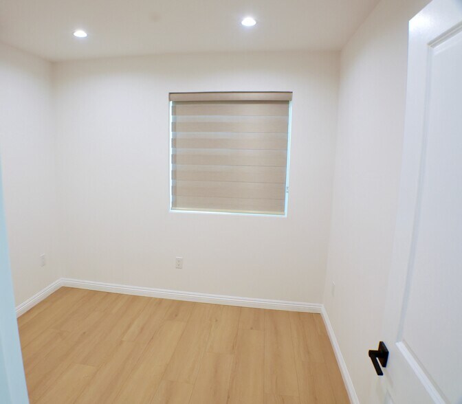 Building Photo - 13127 Azores Ave