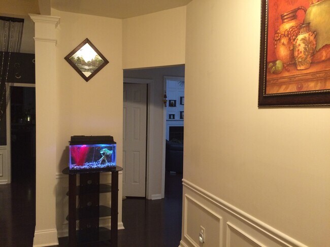 Building Photo - 908 Wendlebury Ct