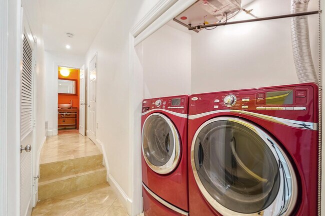 Building Photo - 3927 Georgetown Ct NW