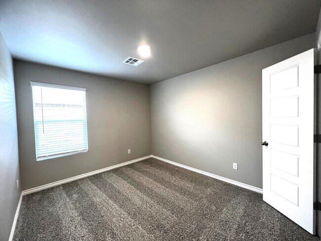 Building Photo - 2717 Dennis Drive