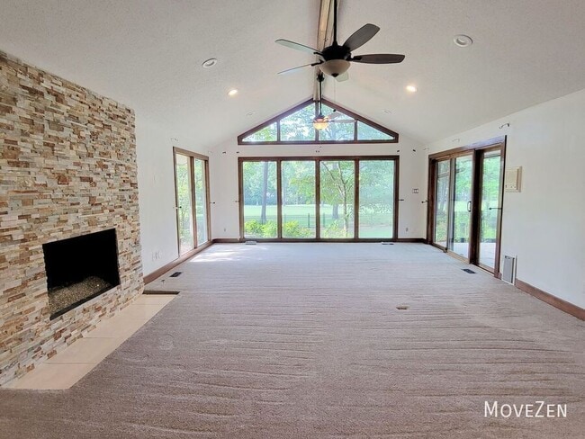 Building Photo - 6829 Greystone Dr