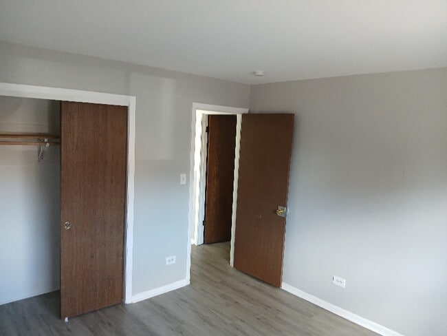 Building Photo - 5712 Ridgemont Ln