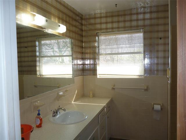 Building Photo - 1121 Patricia Dr