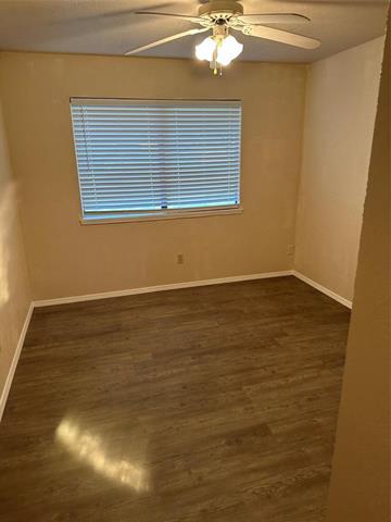 Building Photo - 1613 Whiteoak Dr