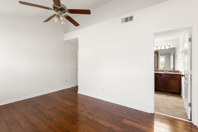 Building Photo - 380 Grant Cir SE