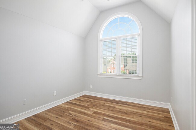 Building Photo - 2995 Wellbrook Dr