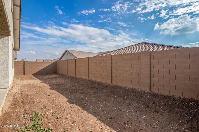 Building Photo - 14445 W Faye Way