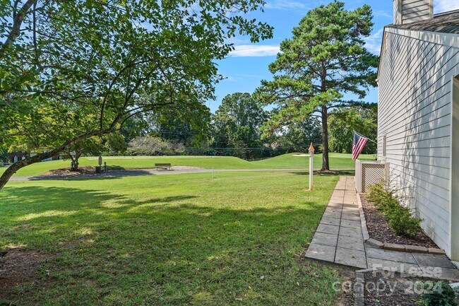 Building Photo - 4115 N Course Dr
