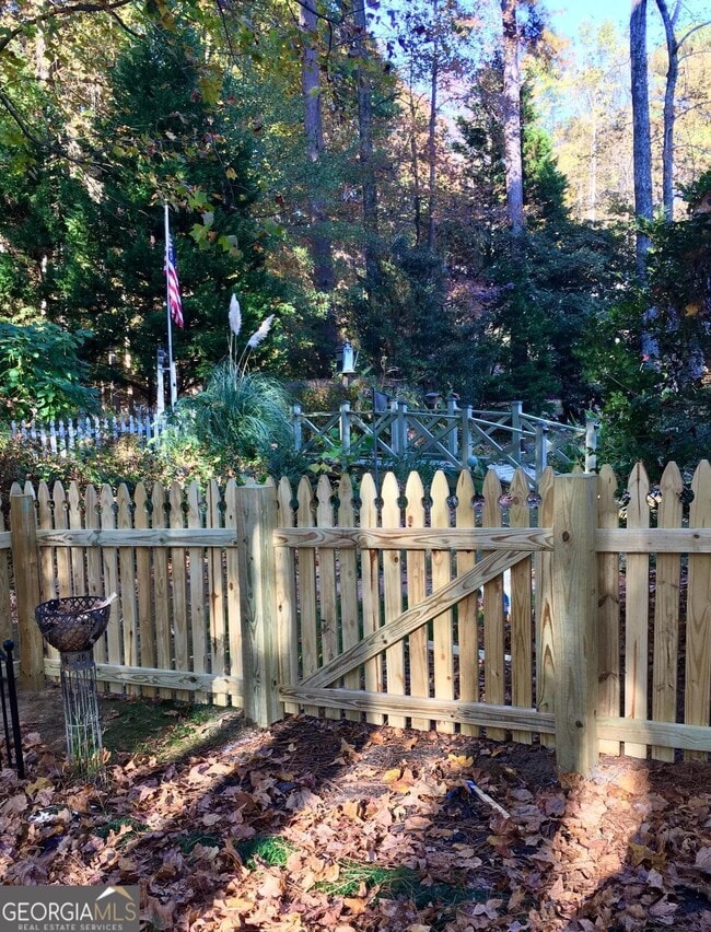 Building Photo - 2714 Wood Gate Way SW